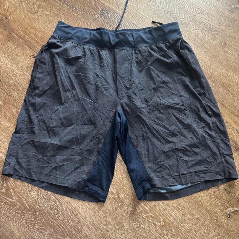 Lululemon T.H.E. Short Linerless 9" - Picture 5 of 8